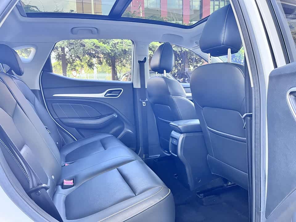 MG EZS pure electric