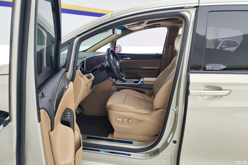 Buick GL8, 2021 9