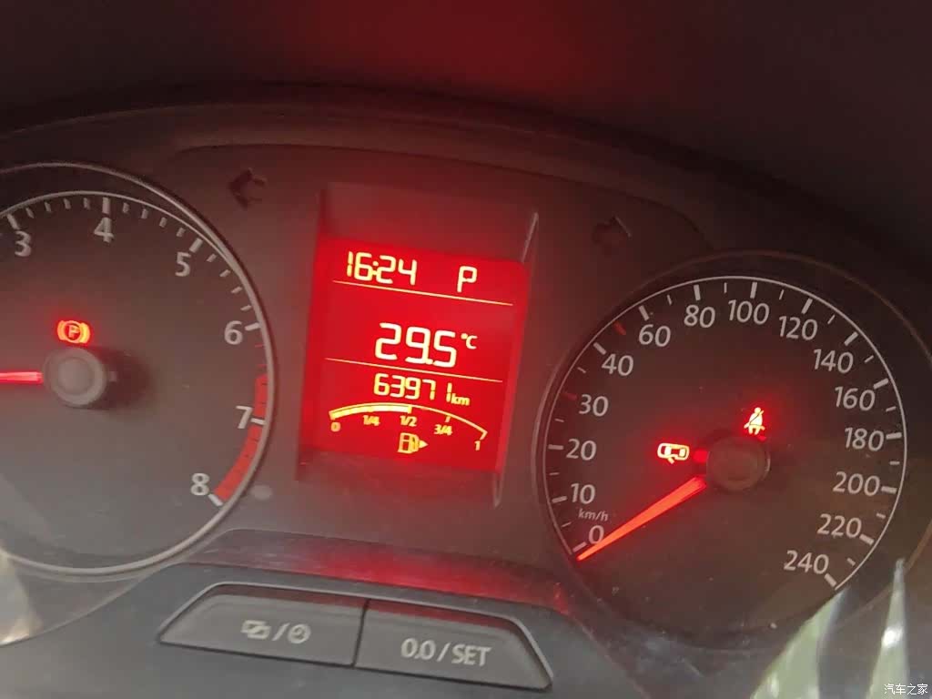 Volkswagen Santana, 2016 8