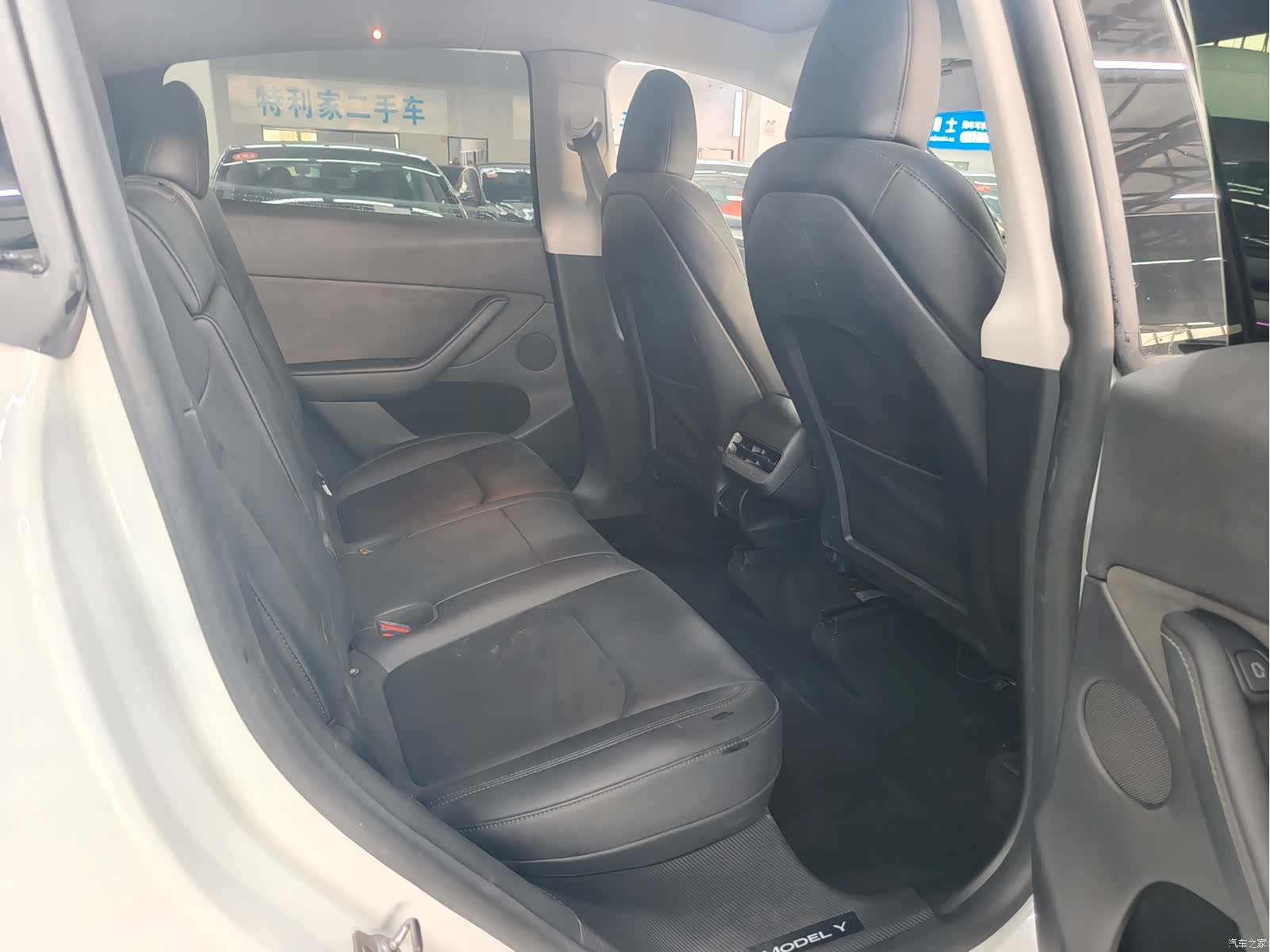 Tesla Model Y, 2024 все фото