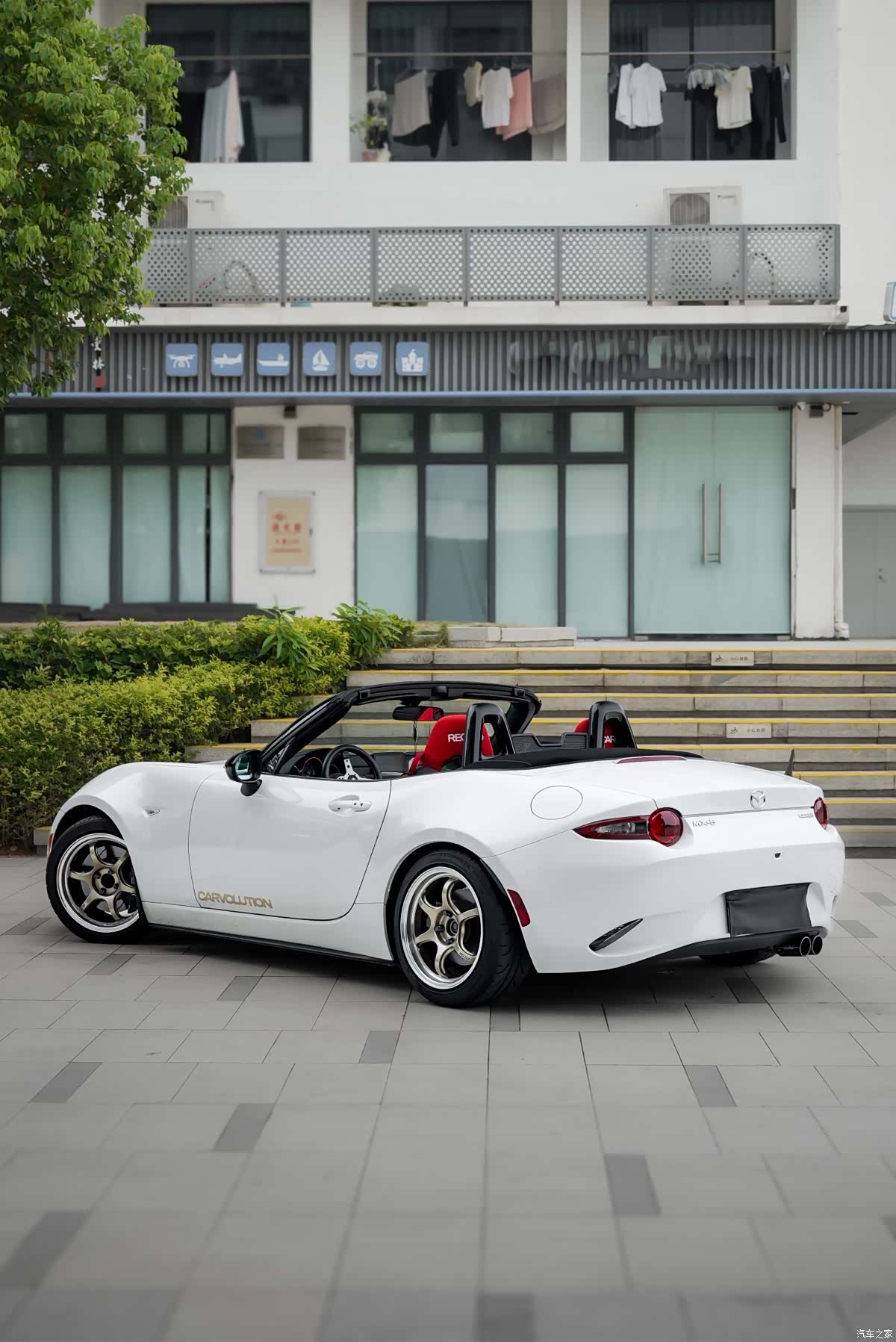 Mazda MX-5, 2023 4
