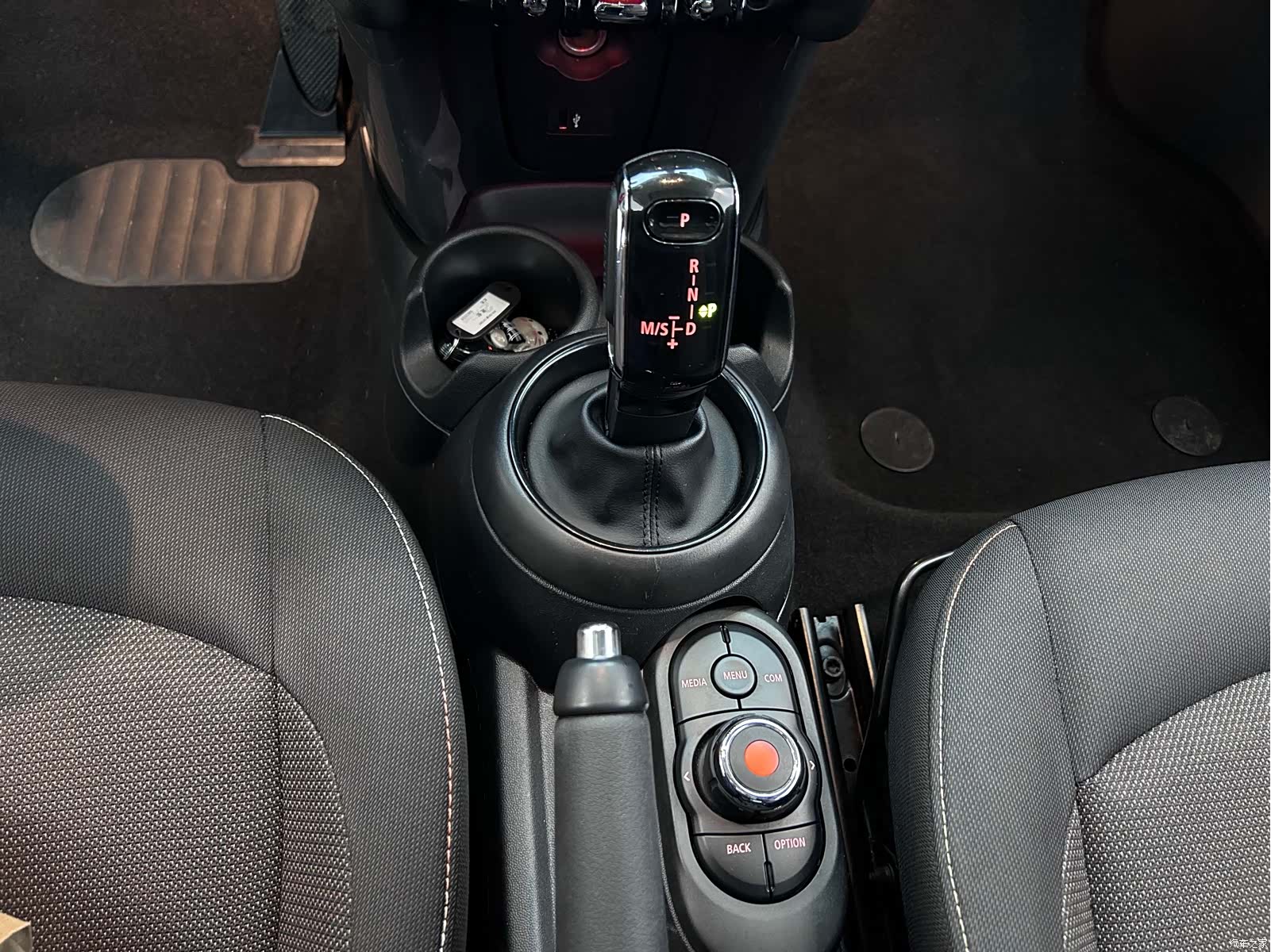 Mini ONE, 2020 16