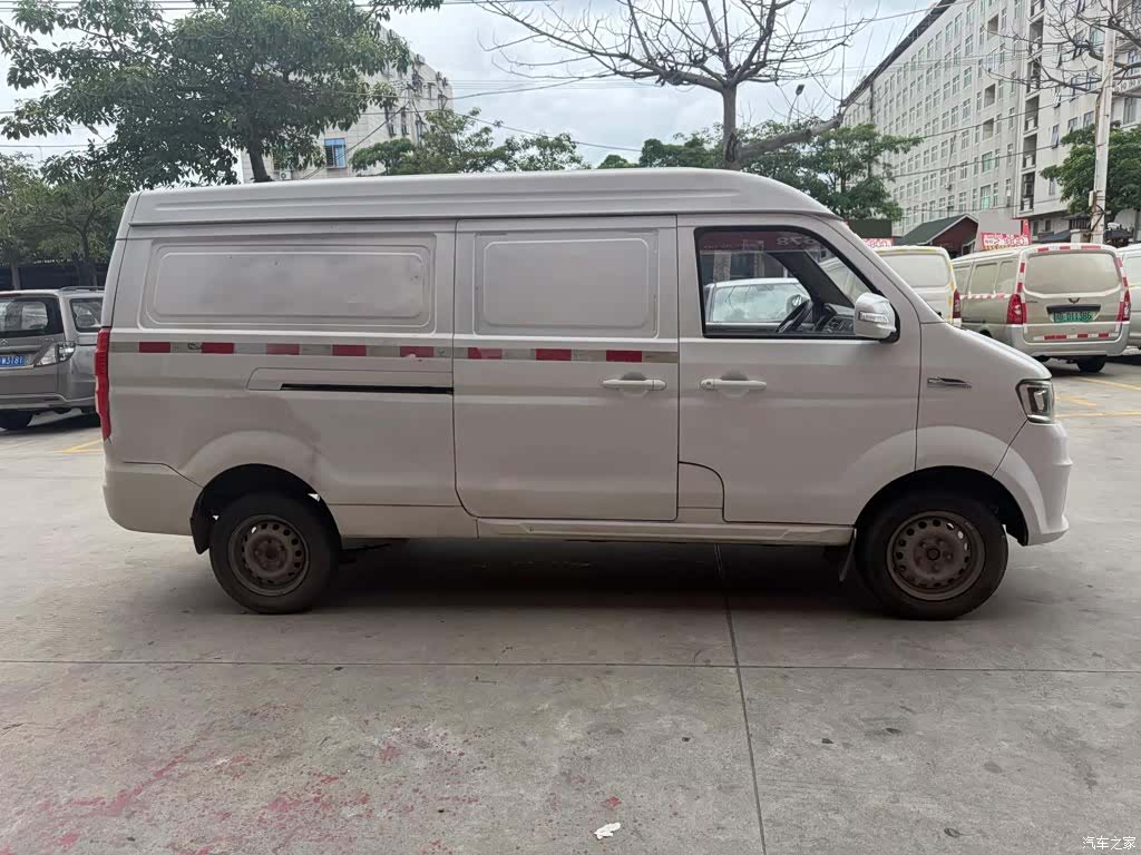 Geely E5, 2022 4