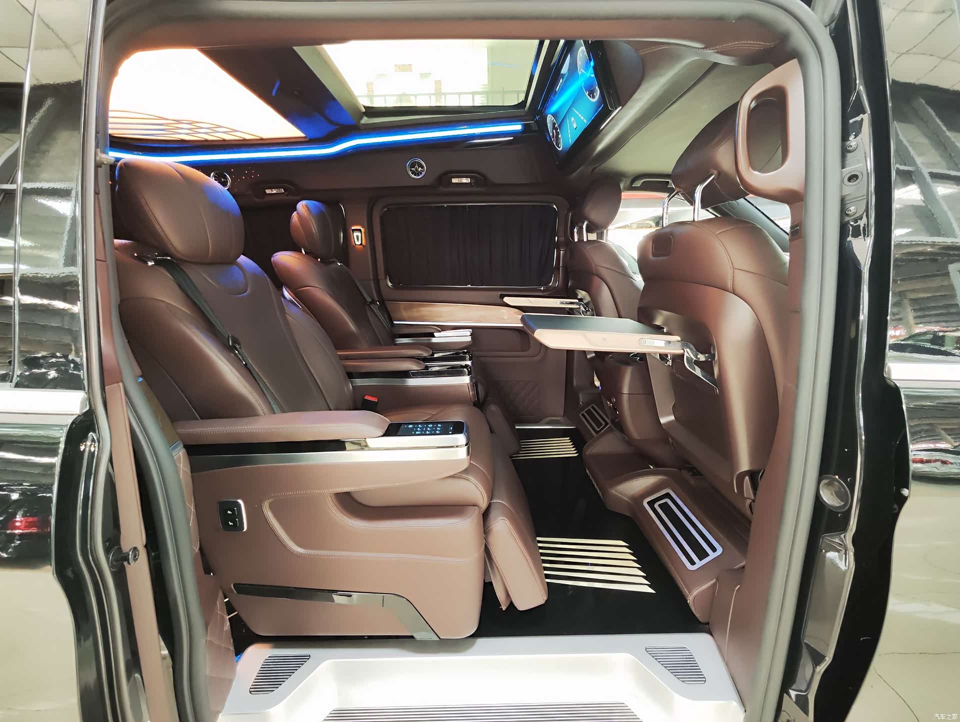 Mercedes-Benz V-Class, 2022 все фото