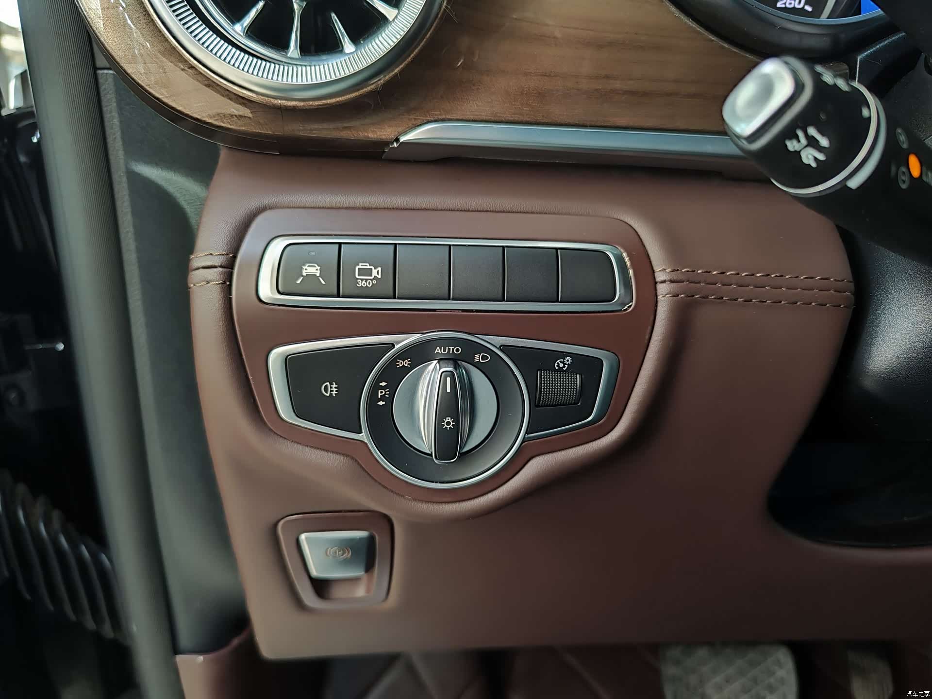 Mercedes-Benz V-Class, 2022 24