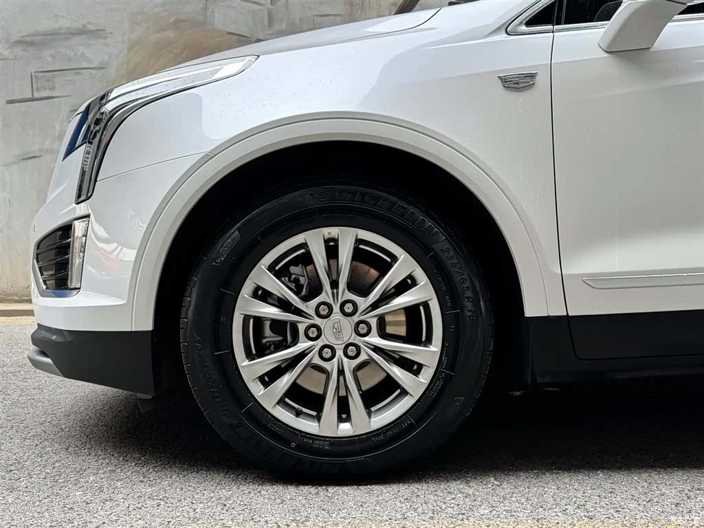 Cadillac XT5, 2023 все фото