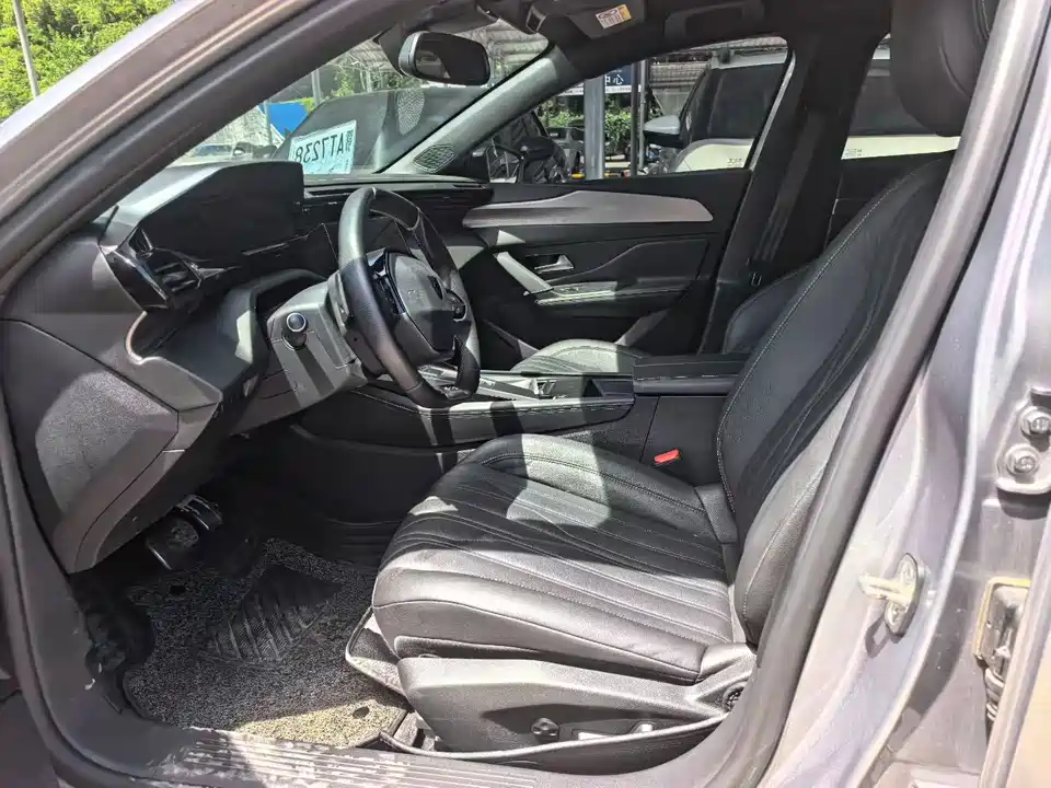 Peugeot 408X