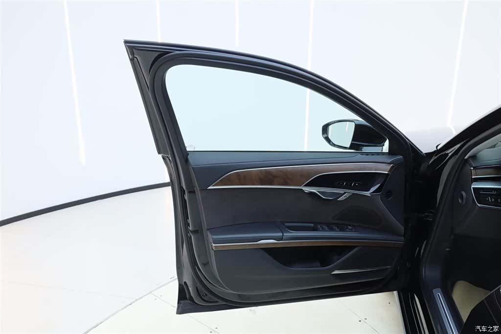 Audi A8L, 2023 16