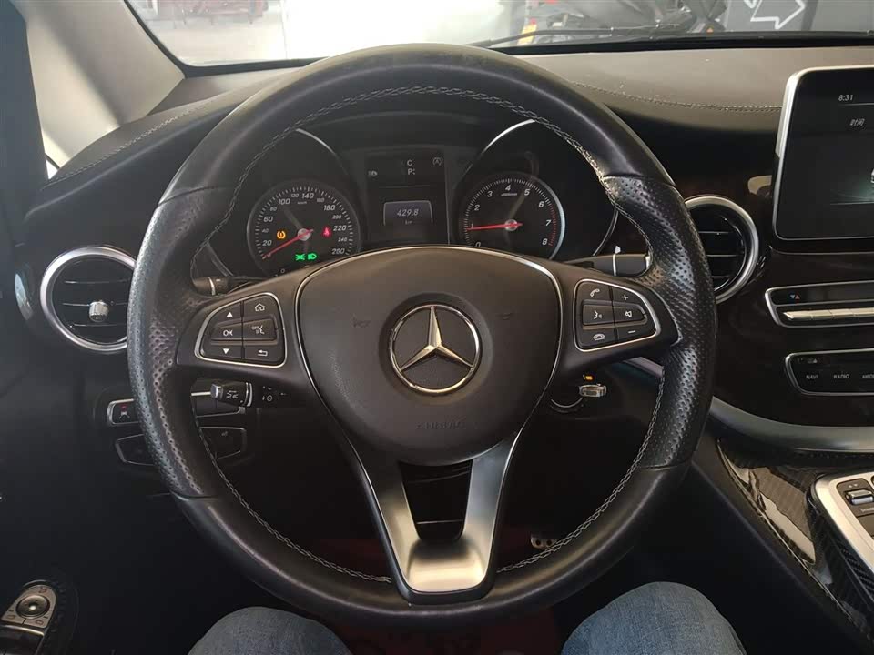 Mercedes-Benz V-class