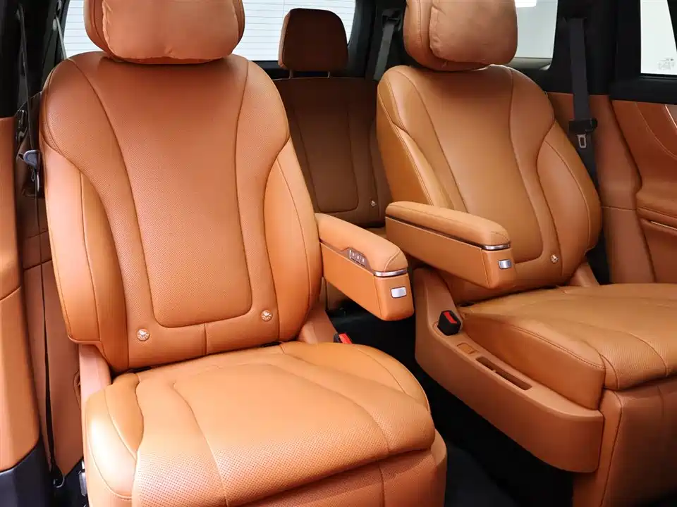 AITO Ask the world M9