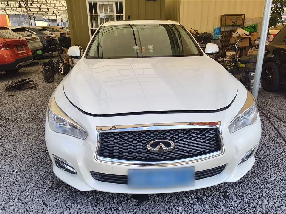 Infiniti Q50L