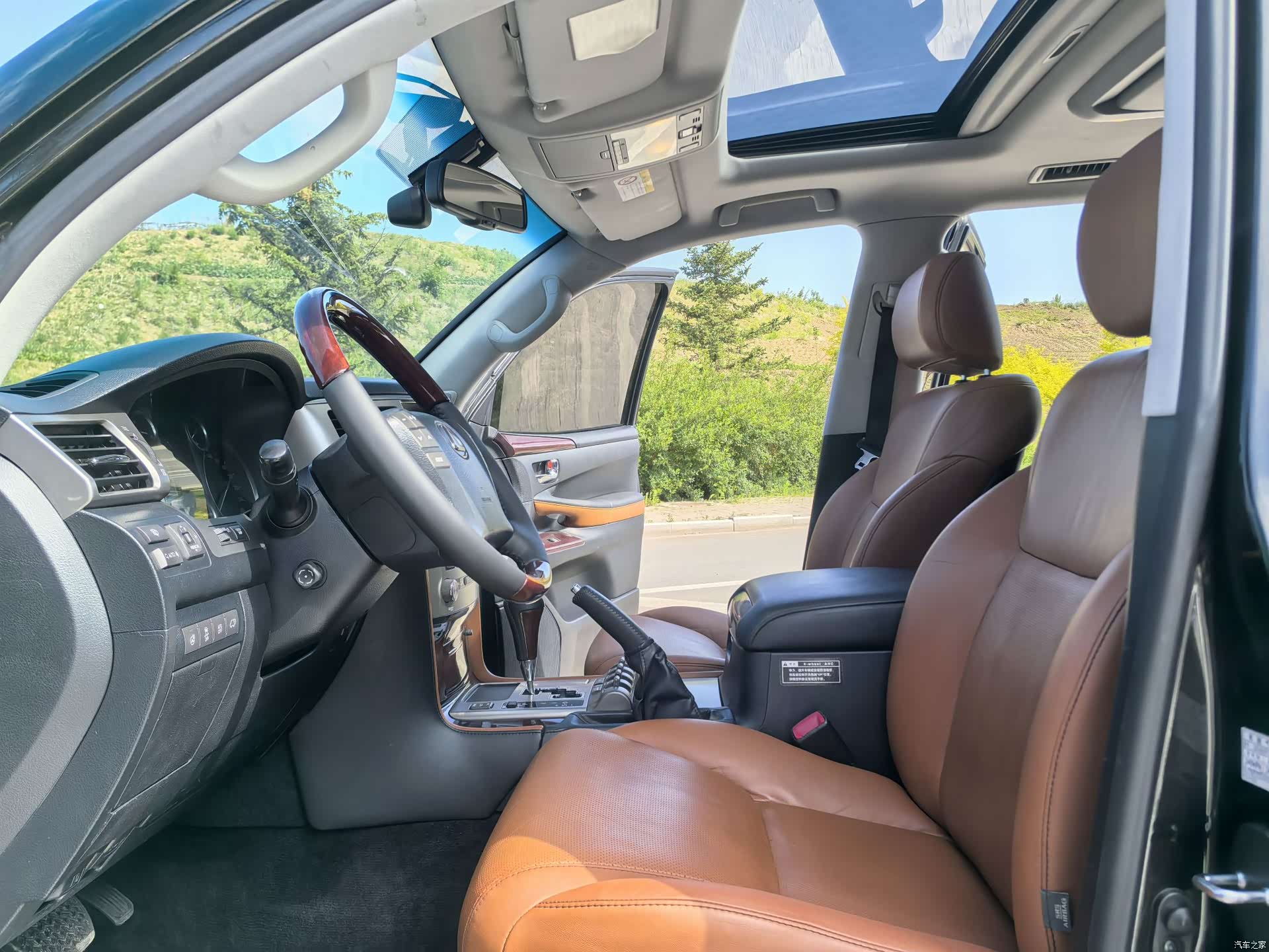 Lexus LX, 2012 8