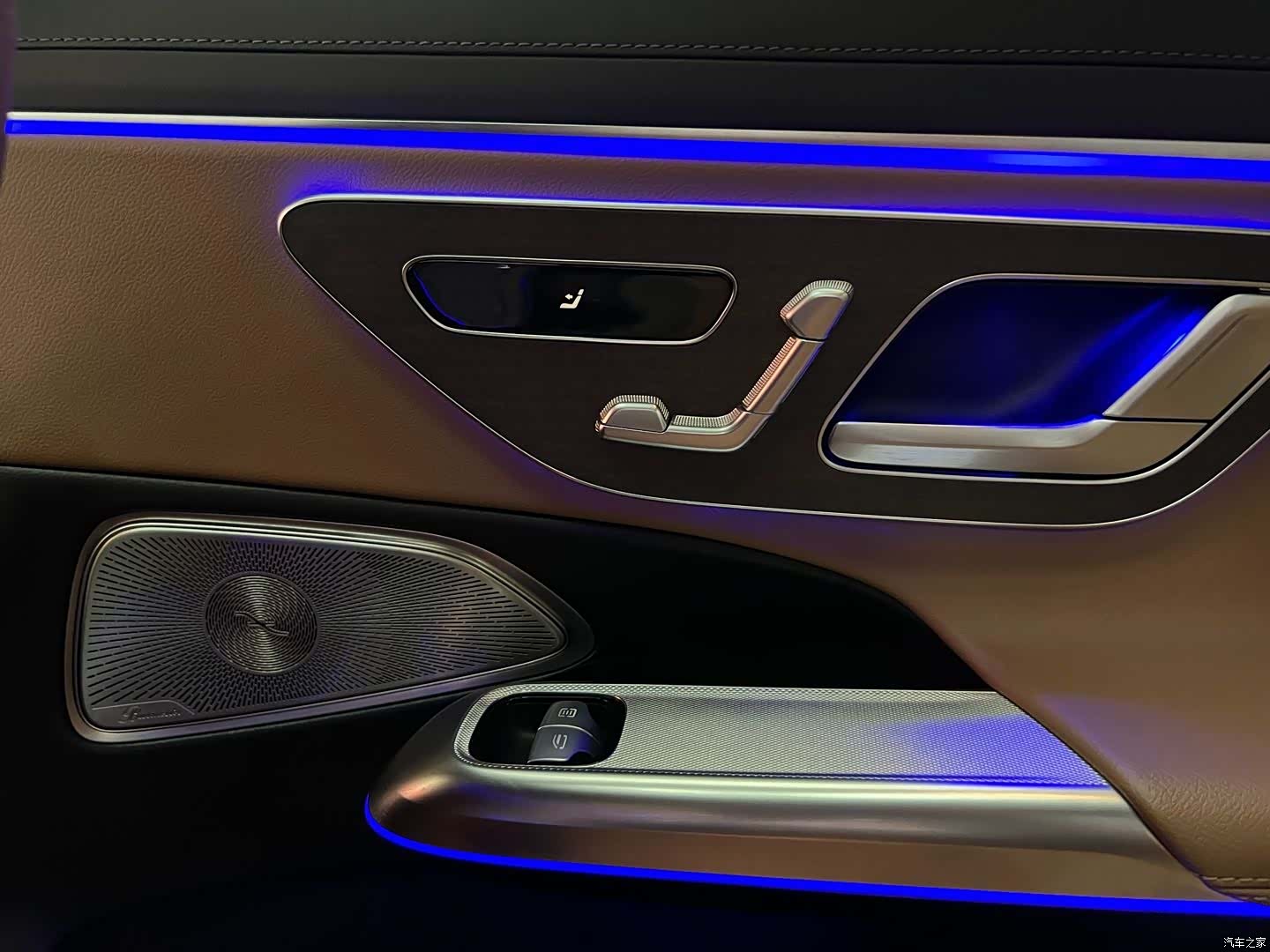 Mercedes-Benz E-Class, 2024 21
