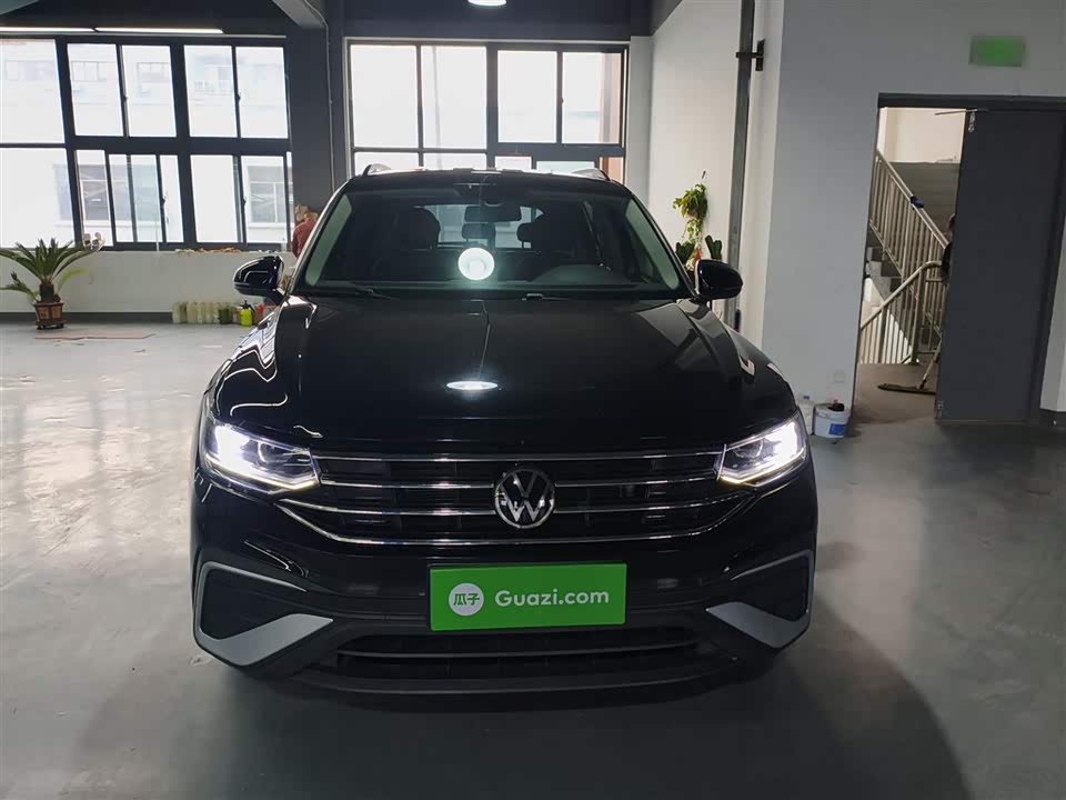 Volkswagen Tiguan L