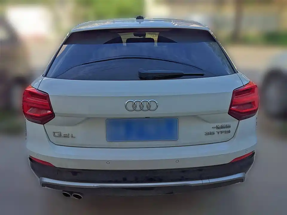 Audi Q2L