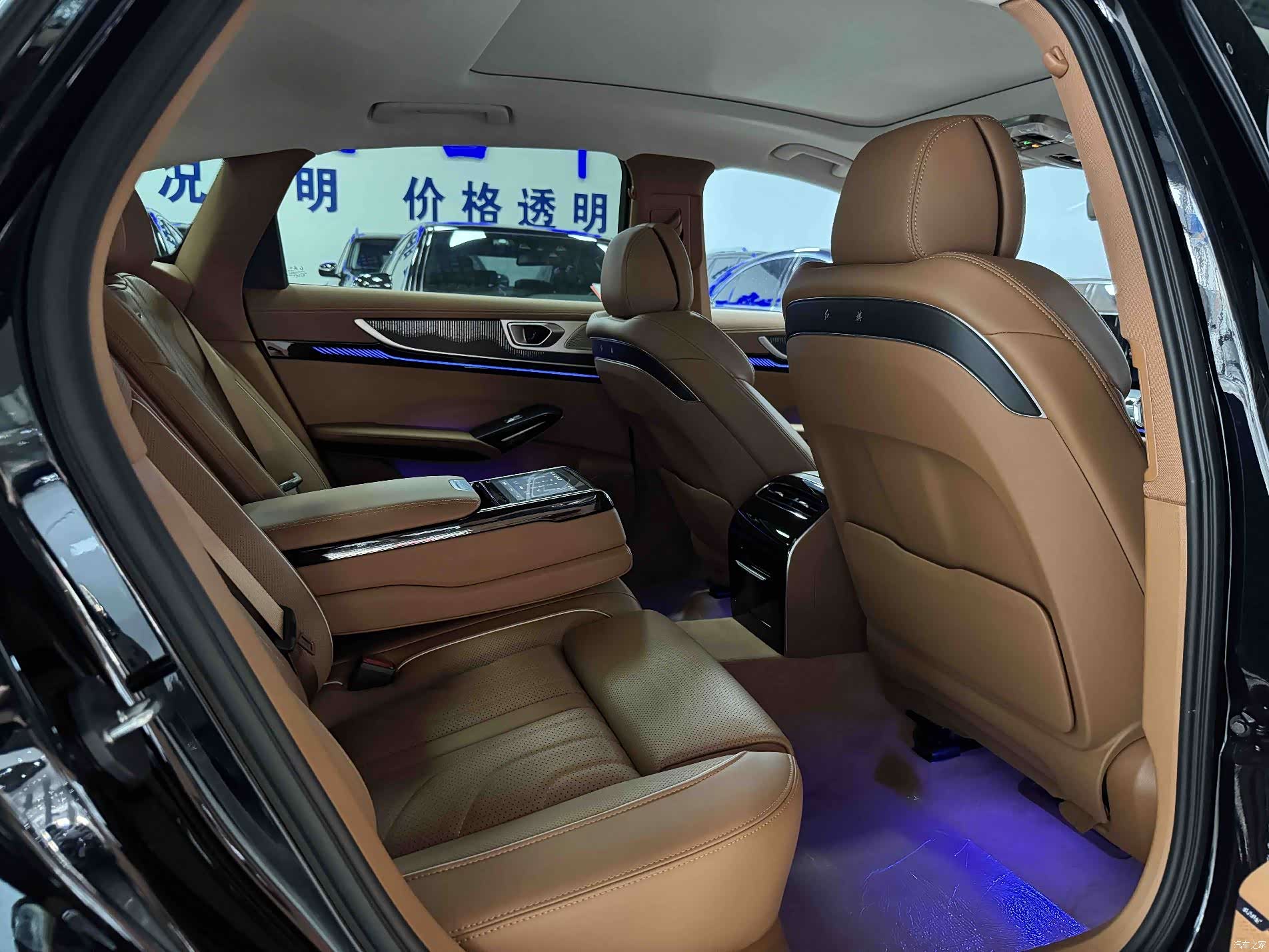 Hongqi H9, 2025 10