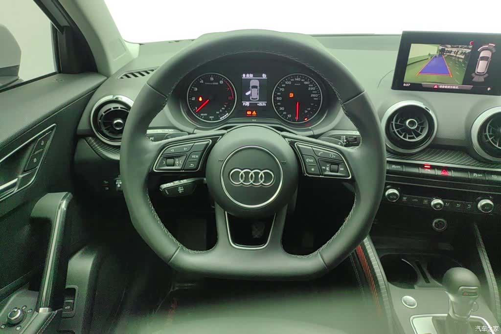 Audi Q2L, 2023 15