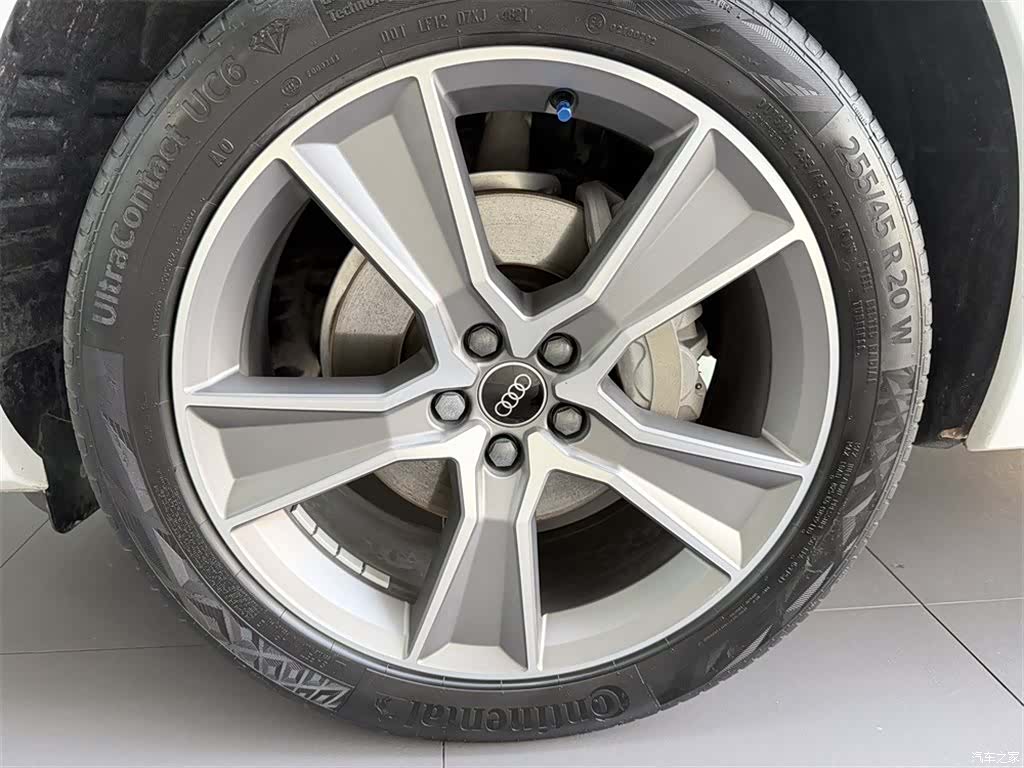 Audi Q5L, 2022 14