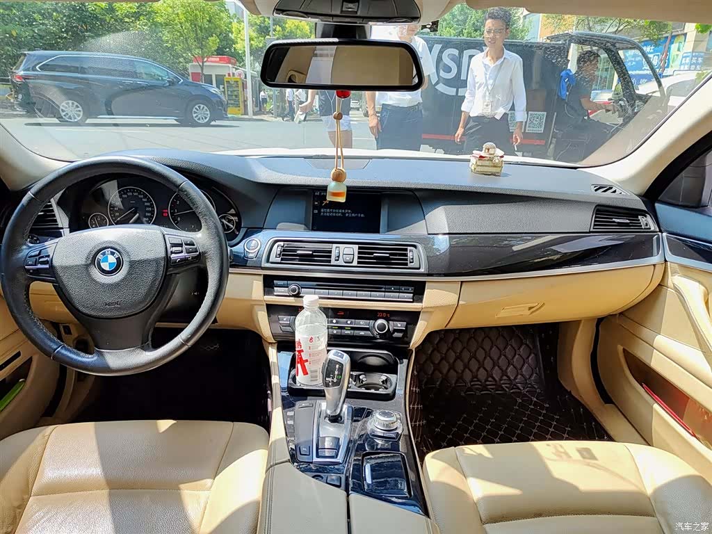 BMW 5 Series, 2011 10