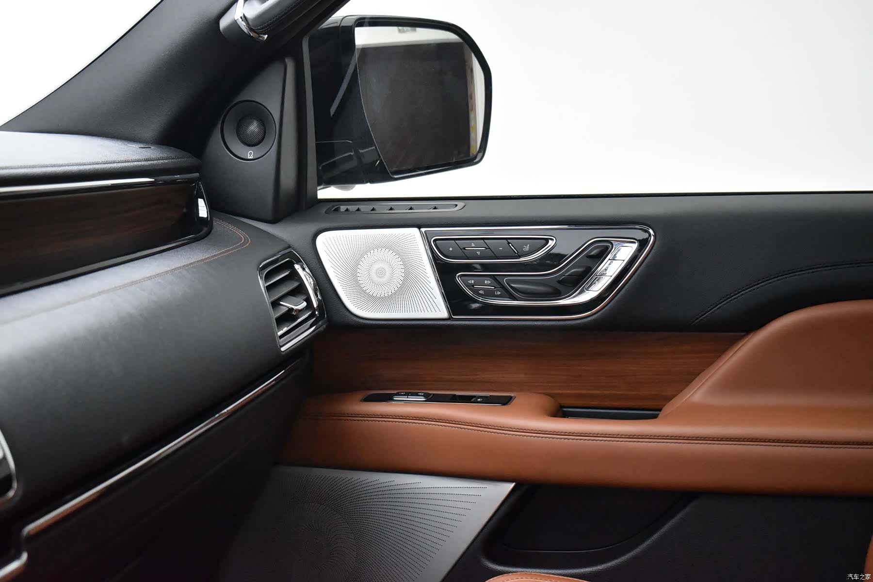 Lincoln Navigator, 2019 11