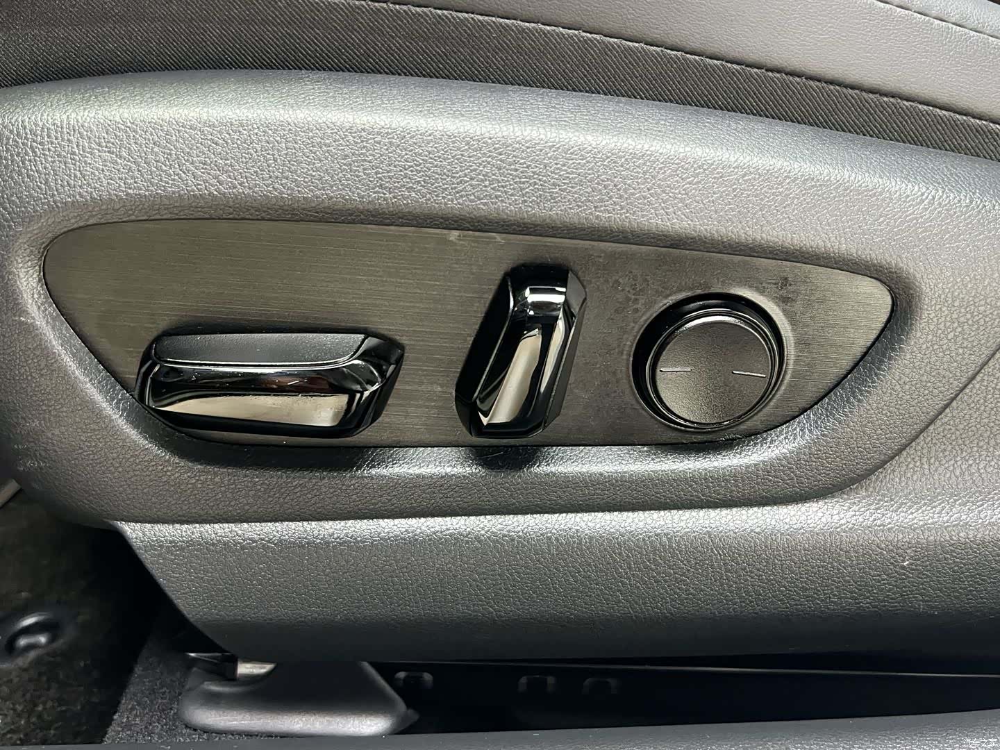 Lexus ES, 2025 20