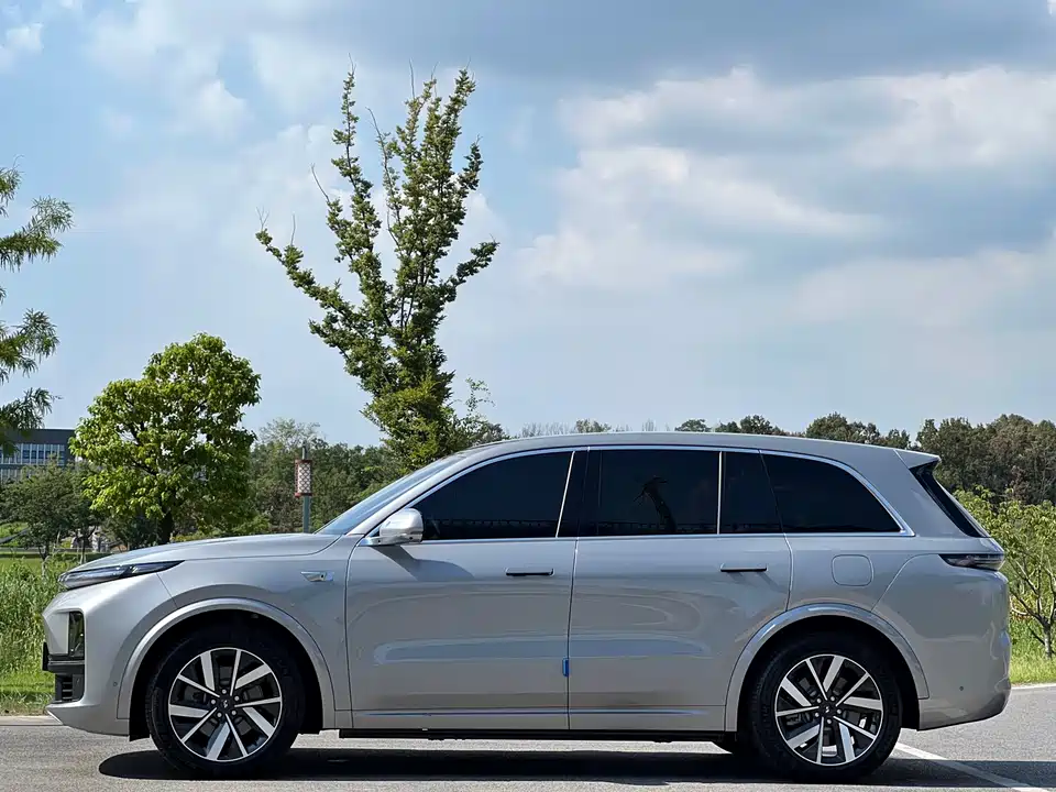 Li Auto Ideal L8