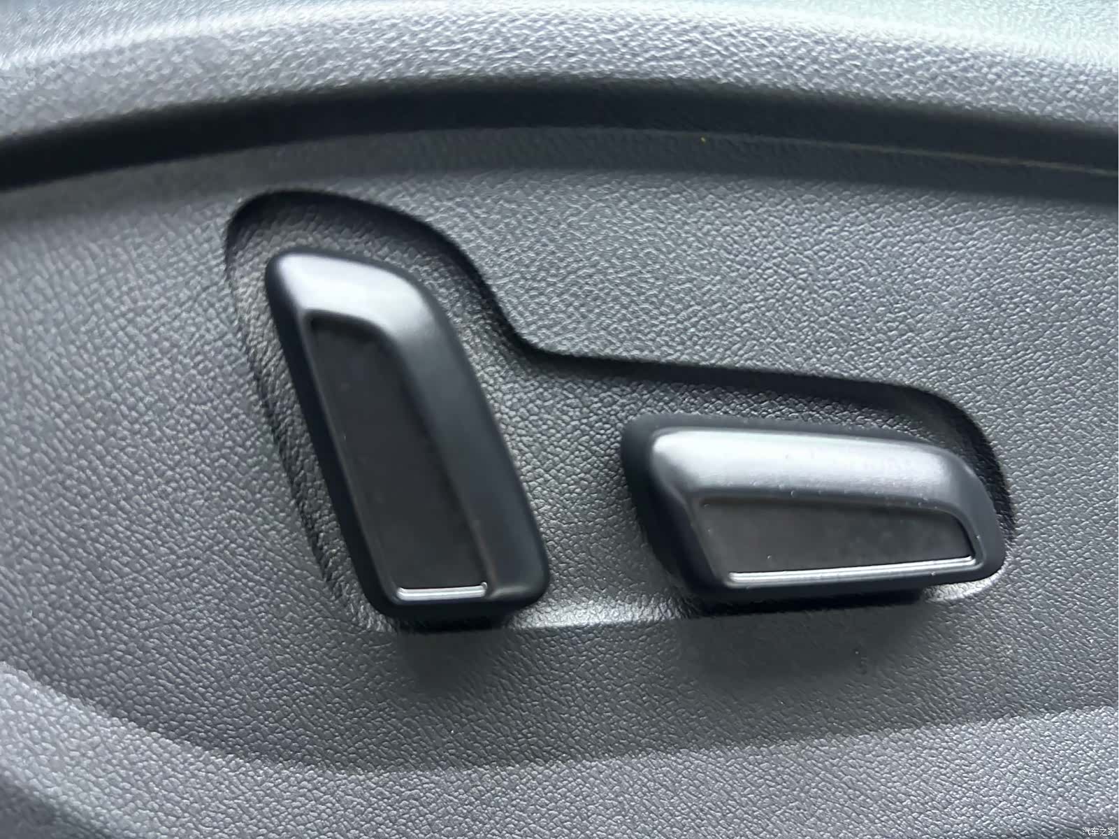 Audi Q2L, 2022 11