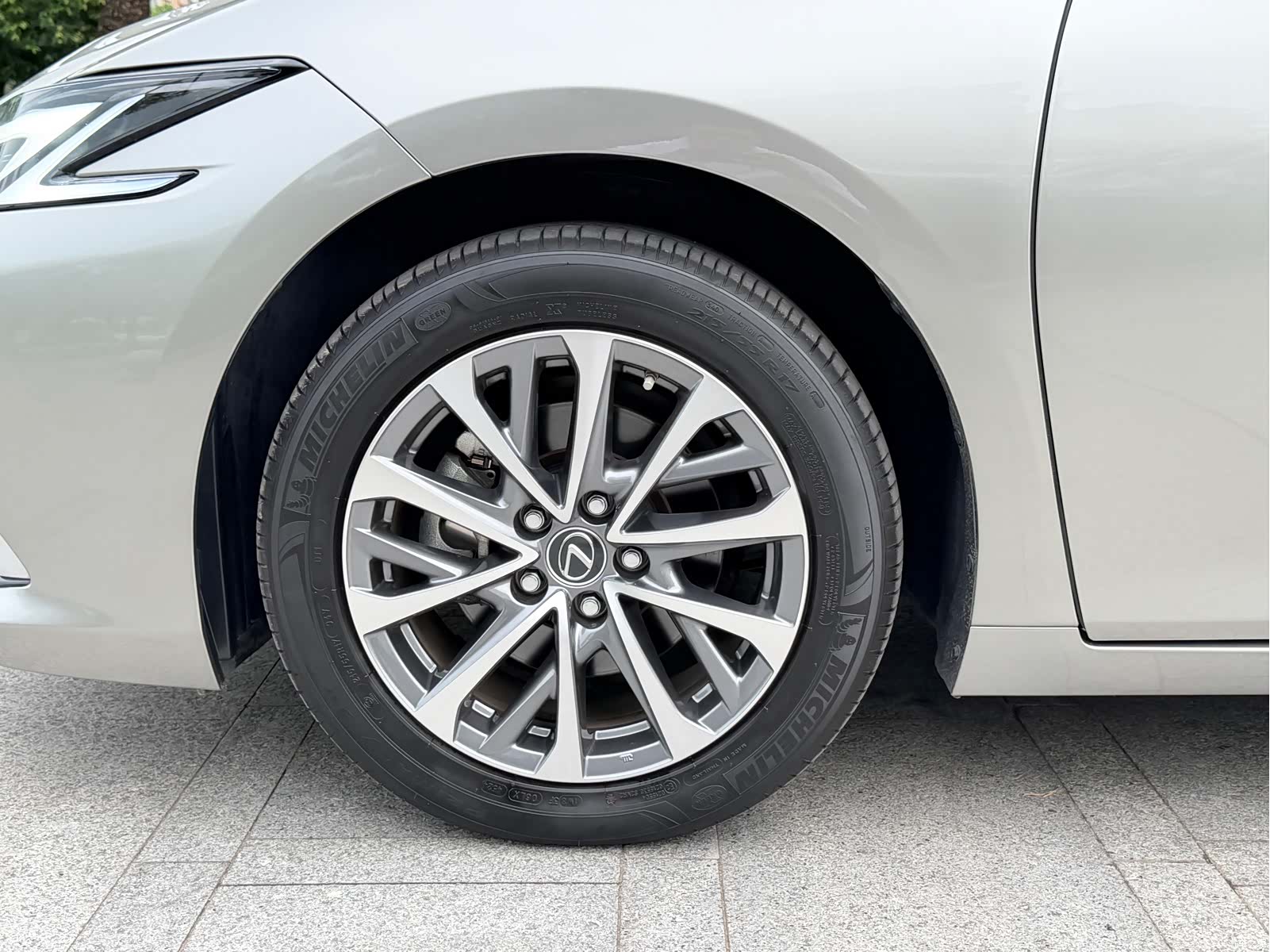 Lexus ES, 2025 23