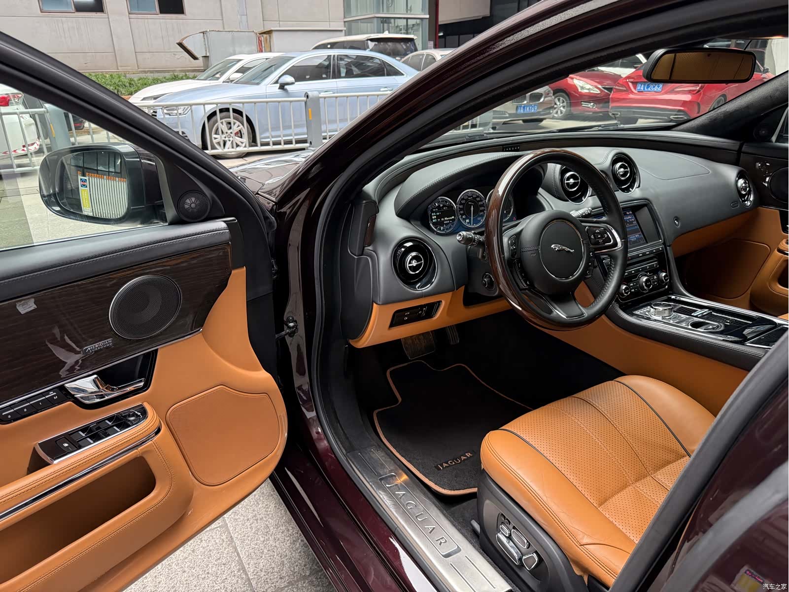 Jaguar XJ, 2013 16