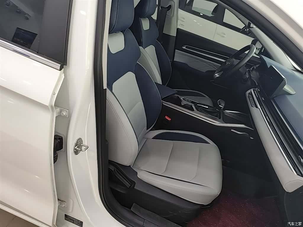 Geely Emgrand, 2023 25