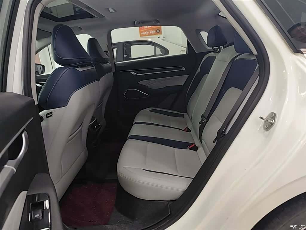 Geely Emgrand, 2023 17
