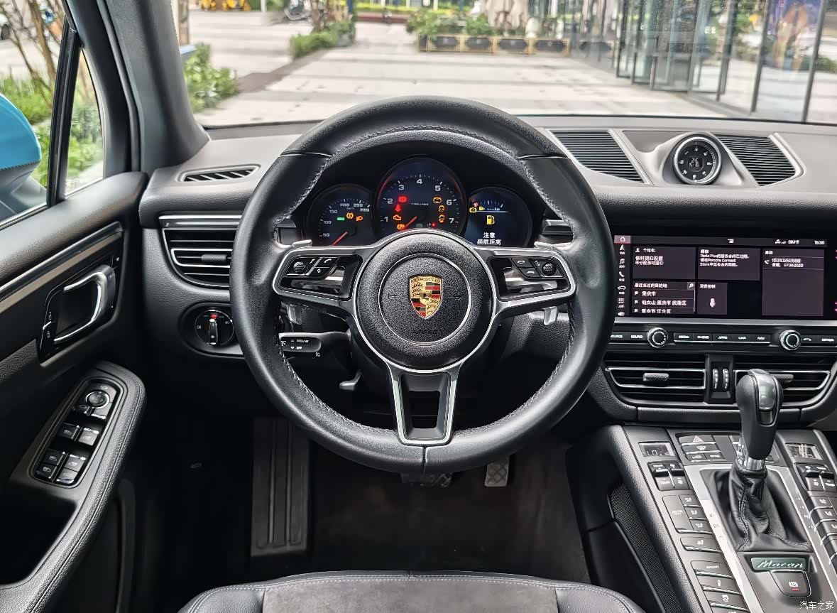 Porsche Macan, 2020 все фото