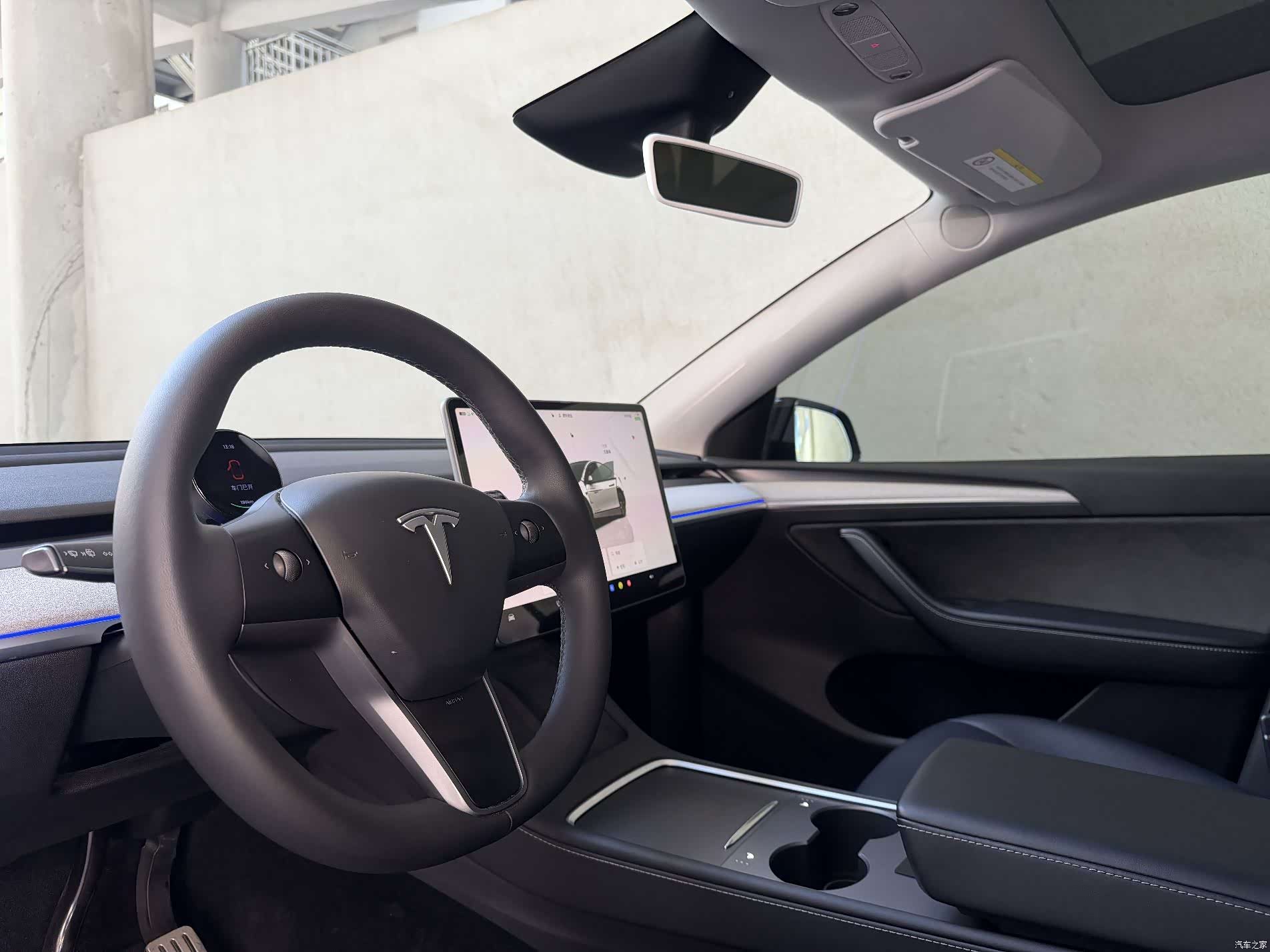 Tesla Model Y, 2024 15