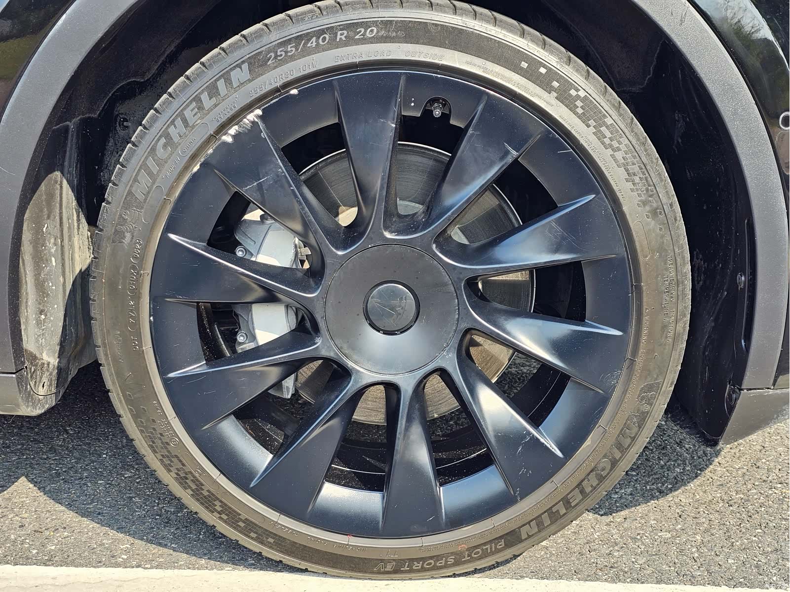 Tesla Model Y, 2023 7