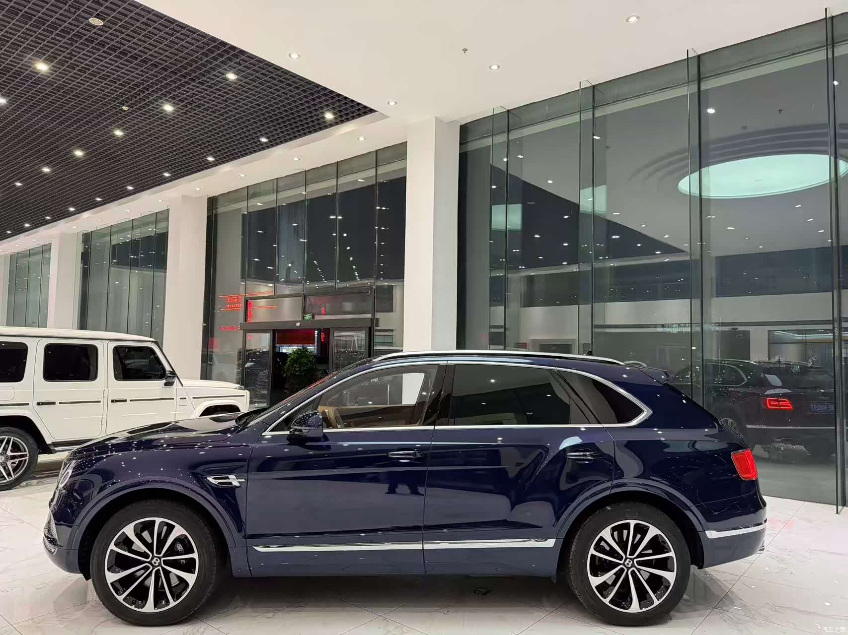 Bentley Bentayga, 2017 4