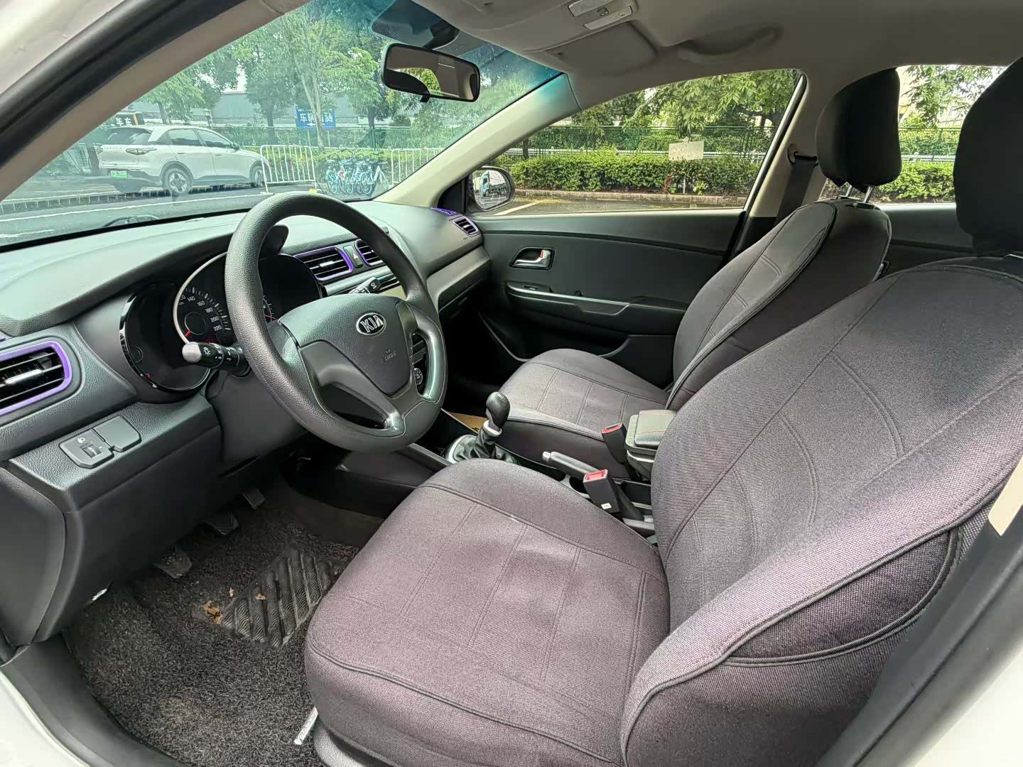 Kia K2, 2015 4