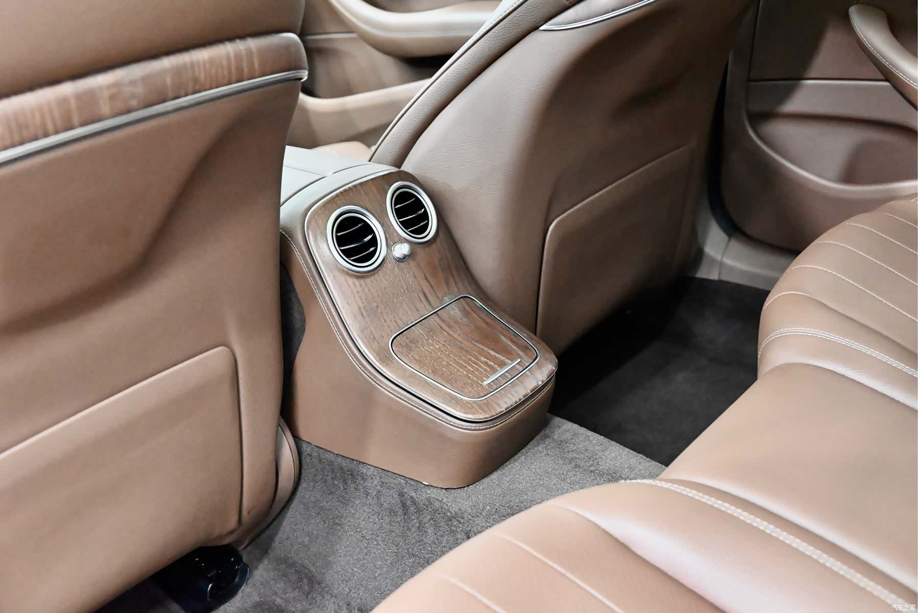 Mercedes-Benz E-Class, 2022 15