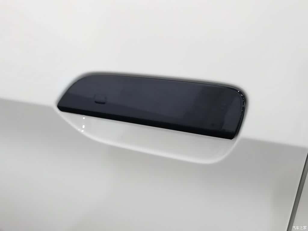 BYD Dolphin, 2023 18