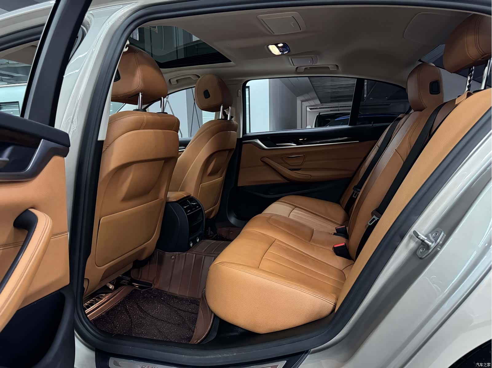 BMW 5 Series, 2017 11