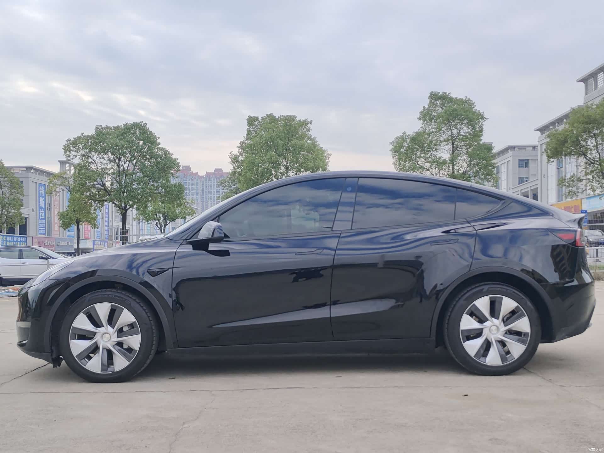 Tesla Model Y, 2021 7