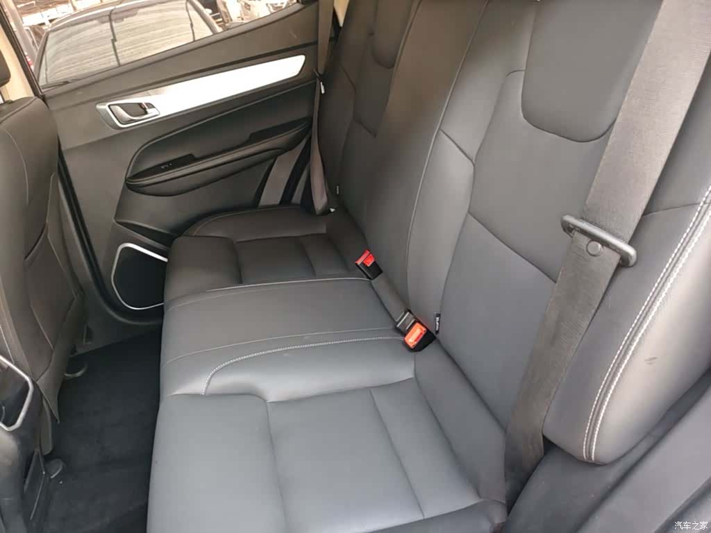 Geely X6, 2019 13