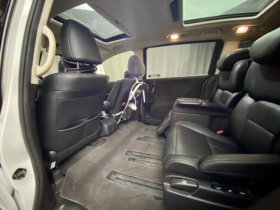 Honda Elysion 2017, фото 13