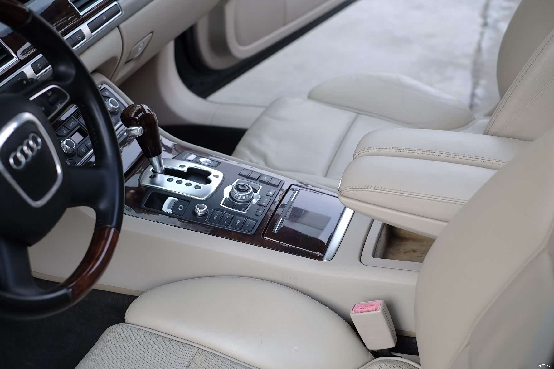 Audi A8L, 2009 24