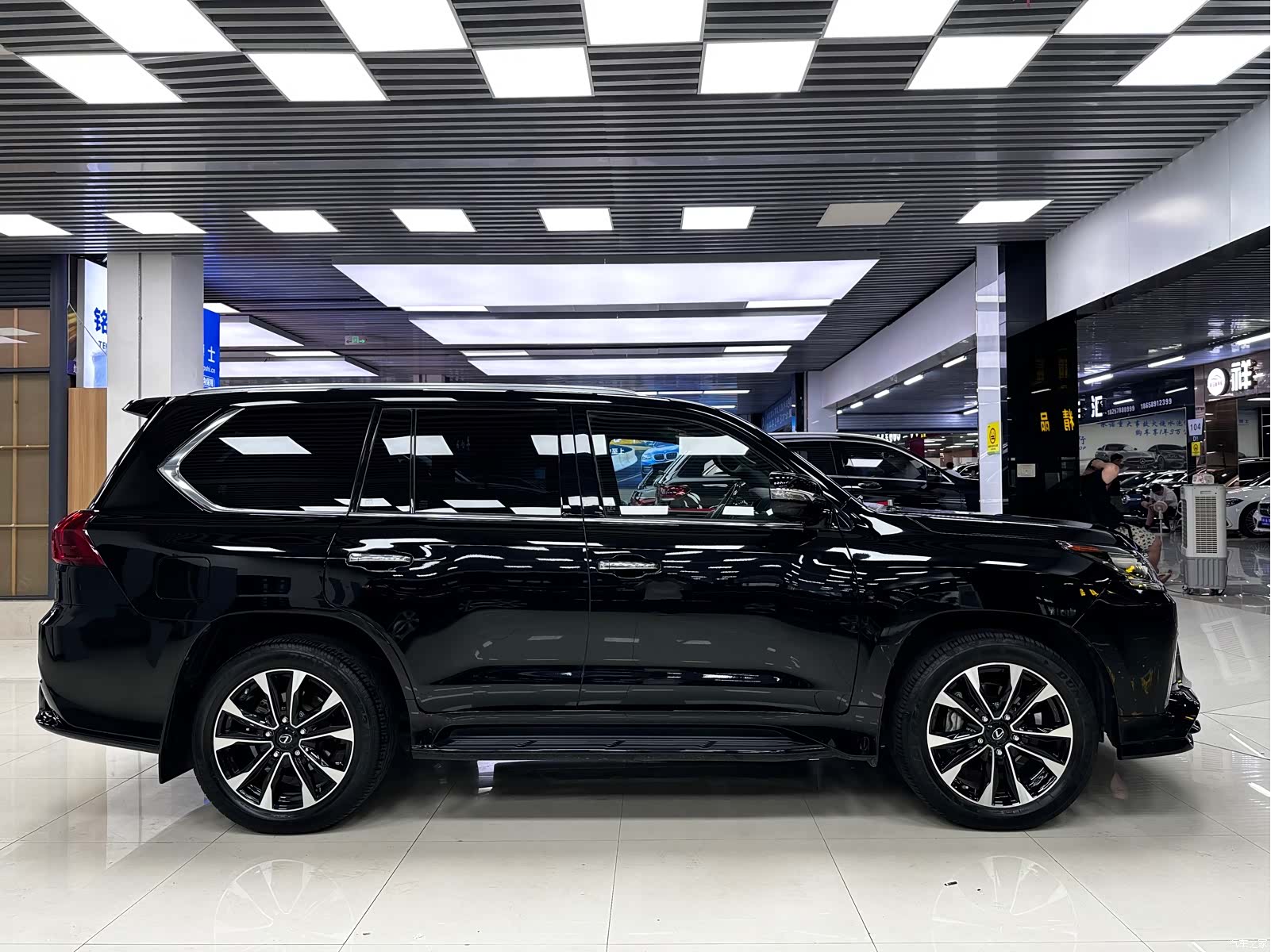 Lexus LX, 2022 8