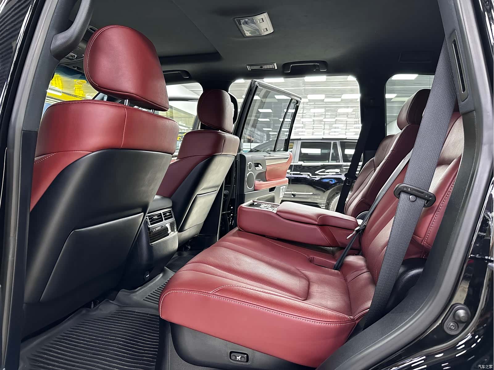 Lexus LX, 2022 11