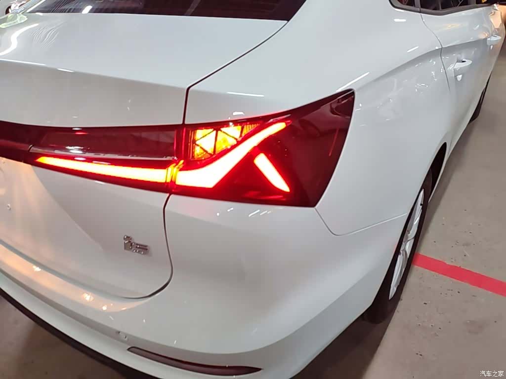 Roewe i5, 2025 8