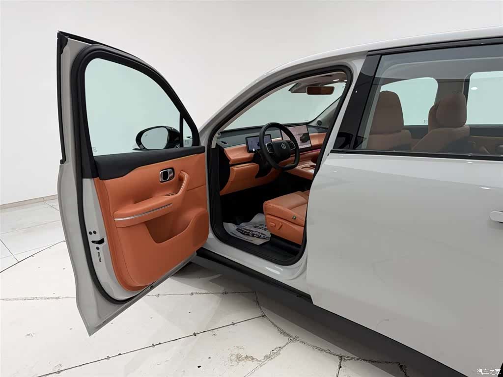 Leapmotor C10, 2025 13