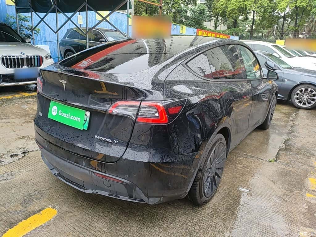 Tesla Model Y, 2021 все фото