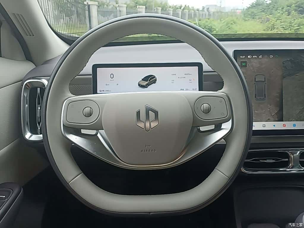Leapmotor B10, 2025 11
