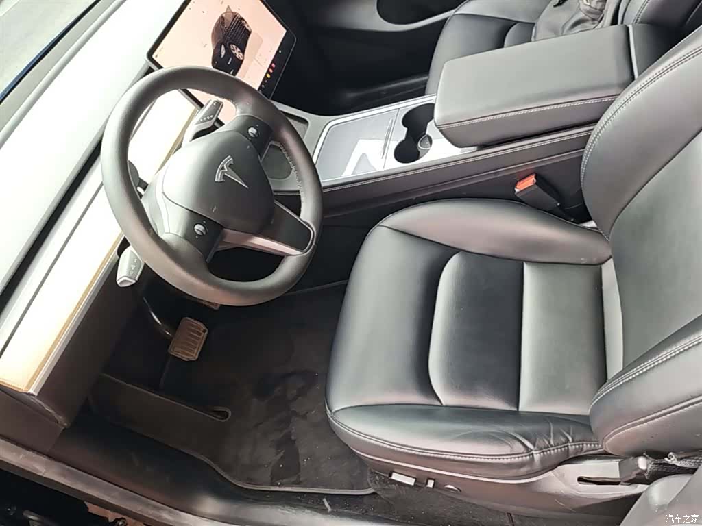 Tesla Model Y, 2023 16